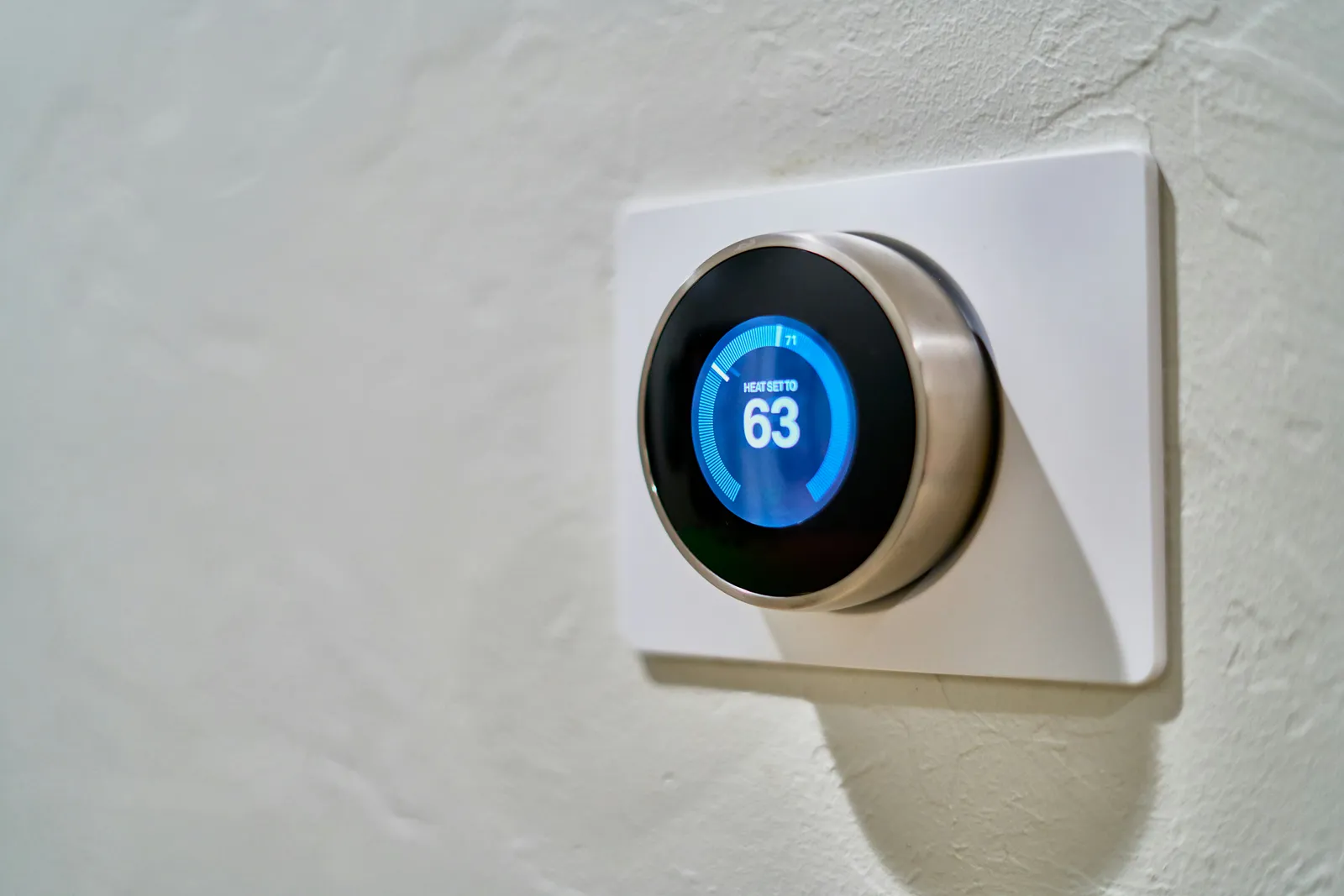 Smart thermostat vs wifi for energy efficient home temperature control